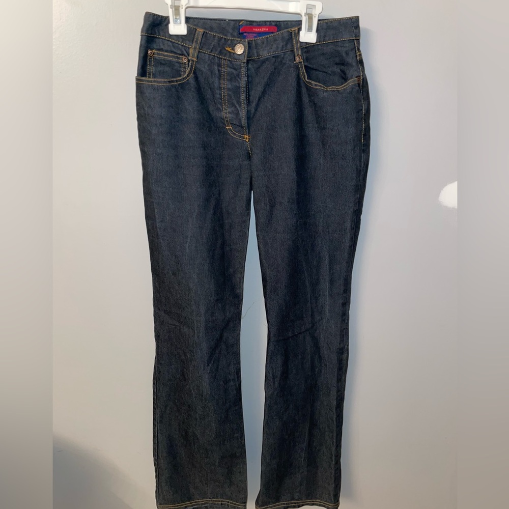 BCBG max azria boot leg jeans size 6 28 medium wash stretch